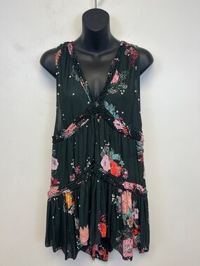 Free People V-Neck Sleeveless Boho Black and Floral Loose Fitting Tunic Size XS